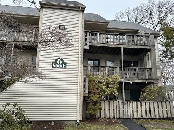 800 Bearses Way #6SD, Barnstable, MA 02630