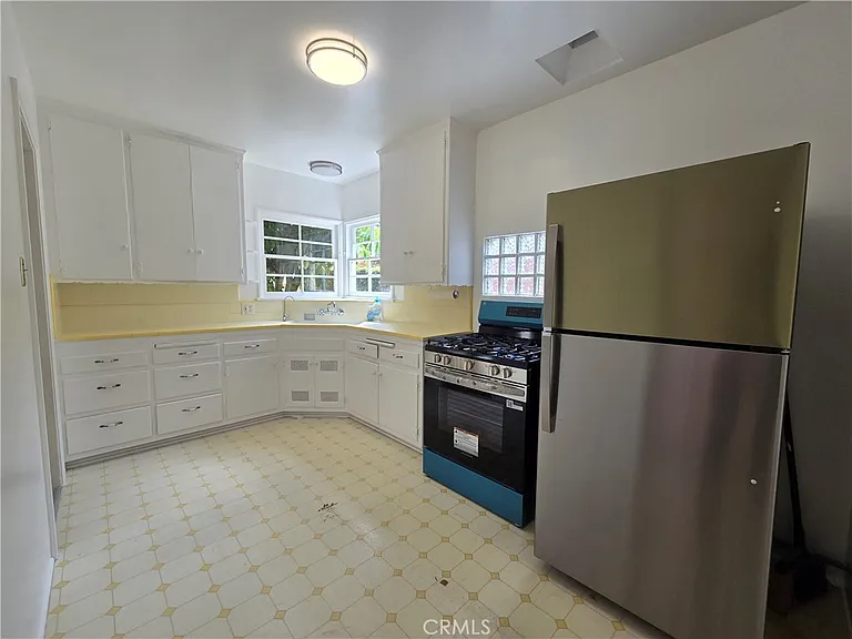 240 Euclid St — Photo 13
