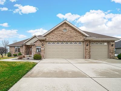 1718 Silver Hawk Dr, Crown Point, IN, 46307