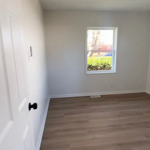 1254 Bordeaux Dr — Photo 2