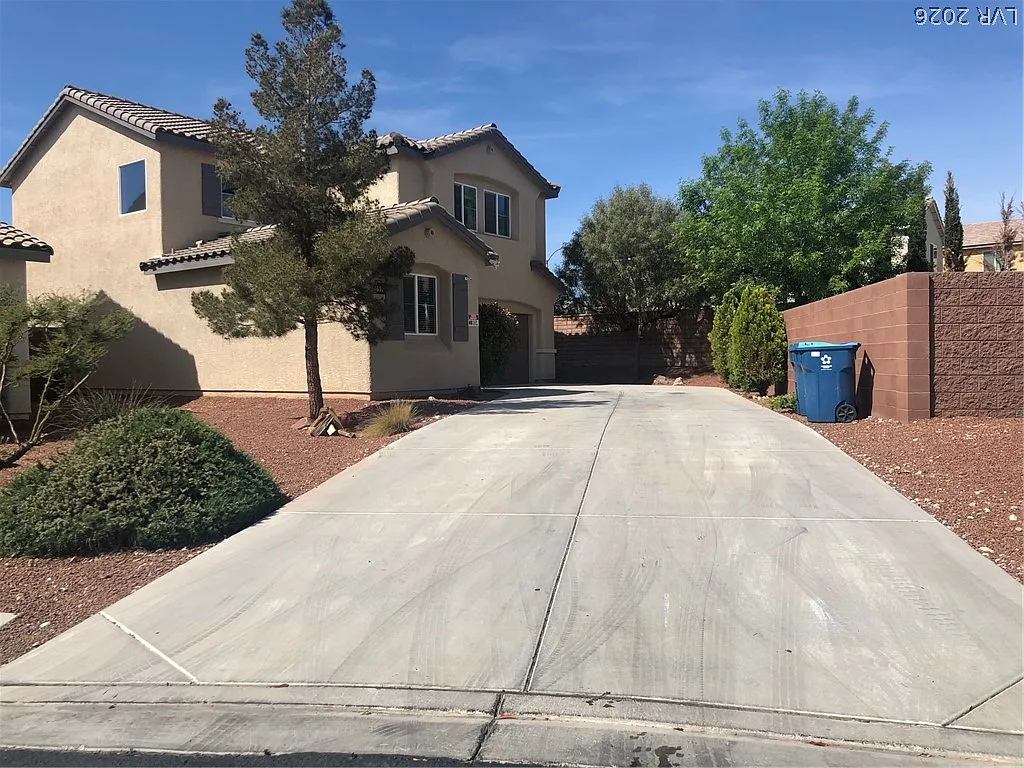 4 bed, 2.5 bath, 1880 sqft, $2,280 — Photo 3
