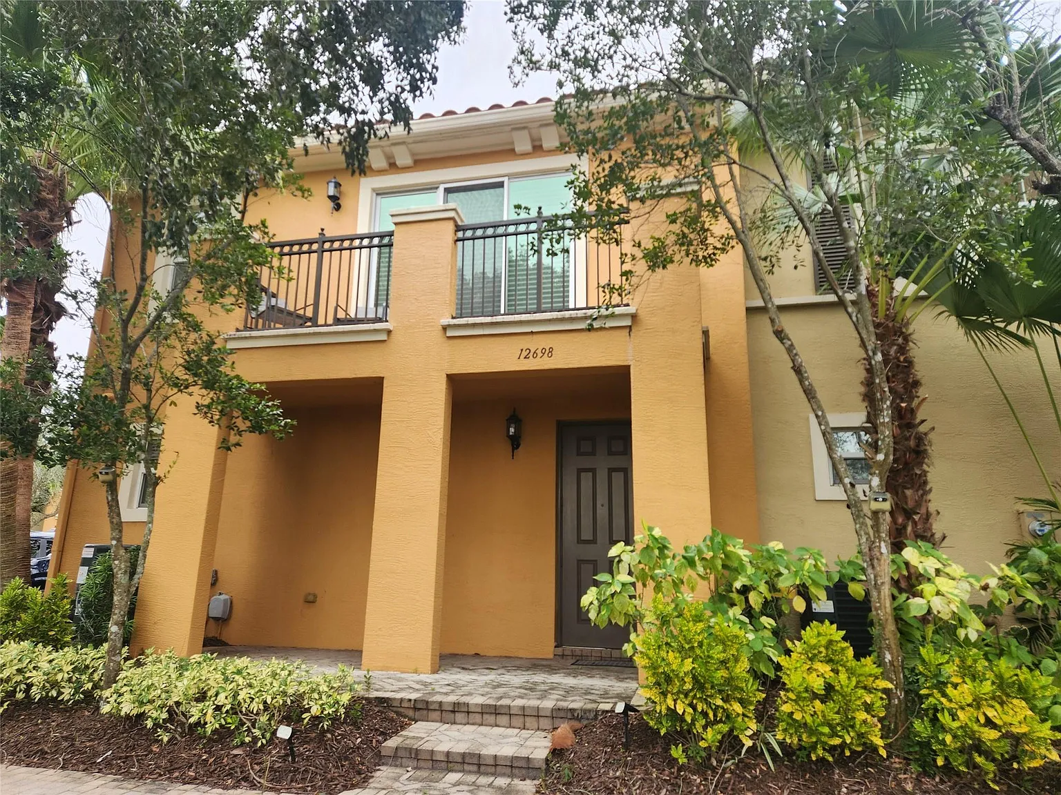 2 bed, 2.0 bath, 1050 sqft, $3,000 — Photo 3