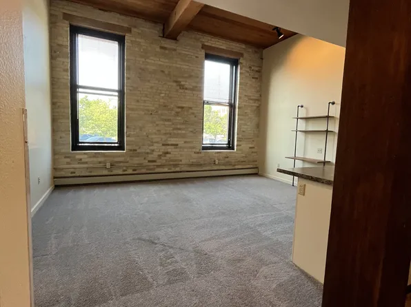 620 S 8th St #107, Sheboygan, WI 53081