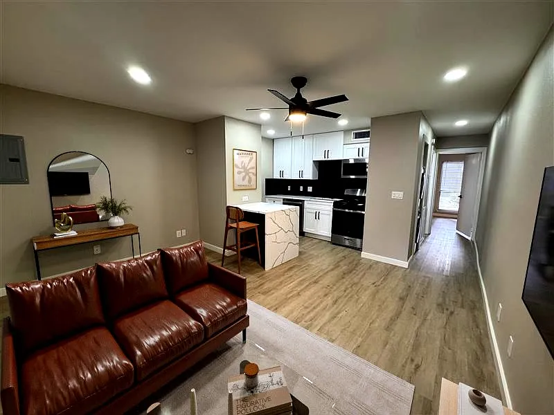 5106 N 1/2 Lamar Blvd #121