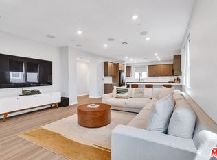 515 Daniel Freeman Cir, Inglewood, CA 90301