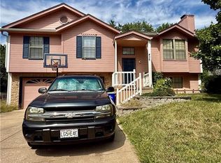 436 SE Ashton Dr, Lees Summit, MO 64063