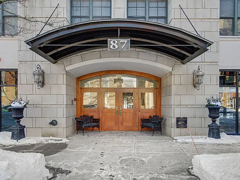 87 Railroad Pl #203 — Photo 1