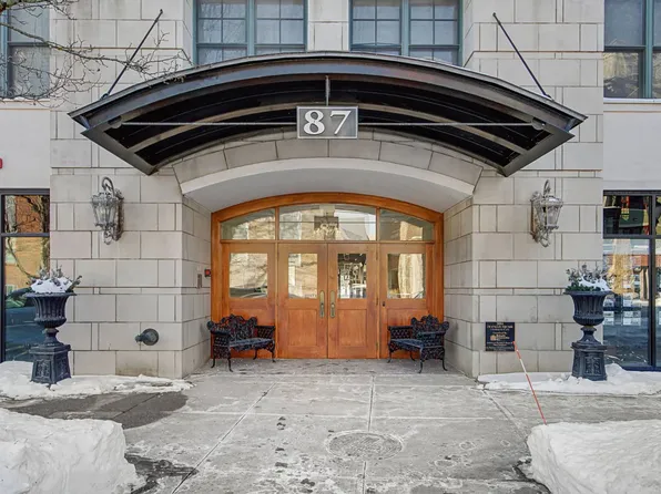 87 Railroad Pl APT 203, Saratoga Springs, NY 12866