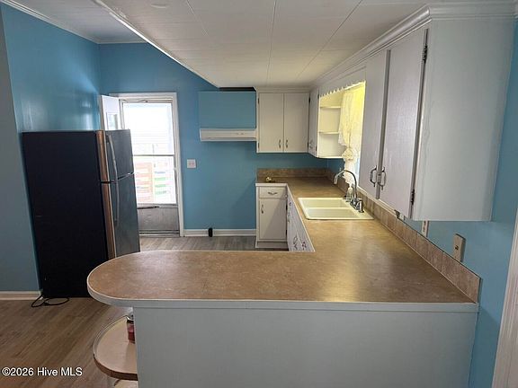 3rd image of 302 N Main Street