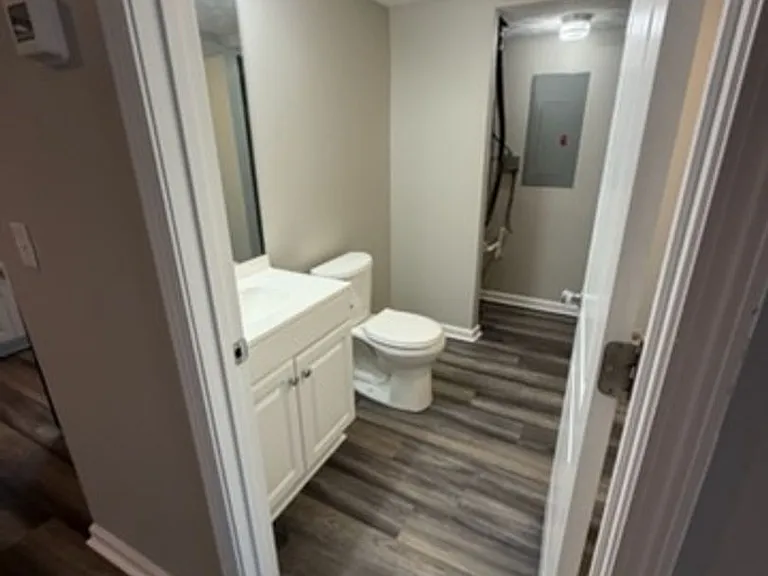317 Churchill Dr — Photo 2