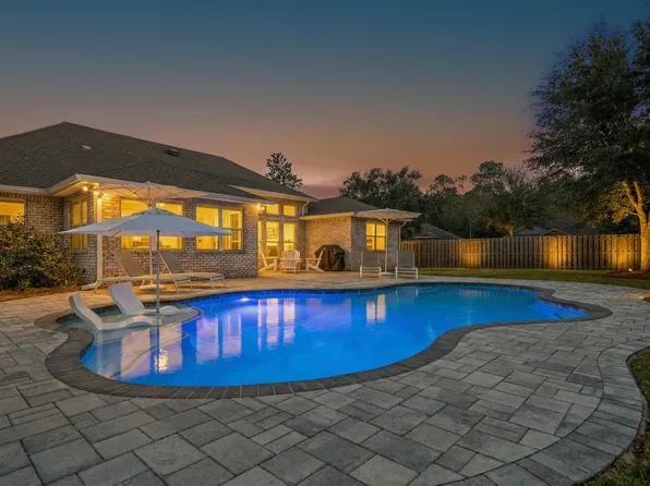 137 Autumn Ave, Freeport, FL 32439