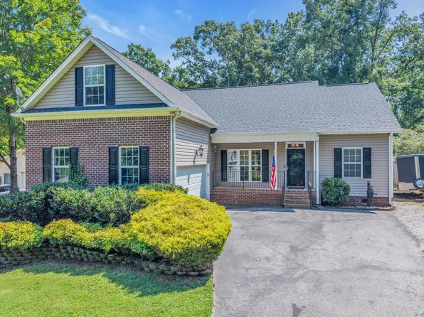 211 Lyons Dr, Simpsonville, SC 29681