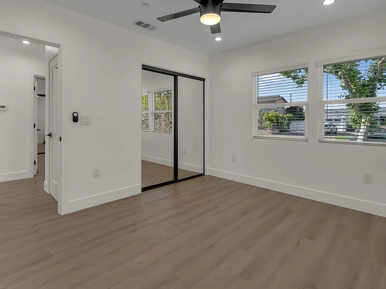15208 Fernview St #15208 — Photo 14
