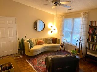 121 Westview Dr APT 50, Carrboro, NC 27510