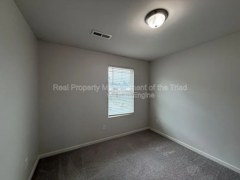3811 Bellingham Ct — Photo 9
