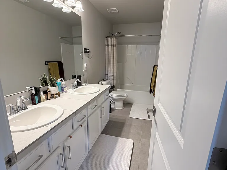 Guest Restroom