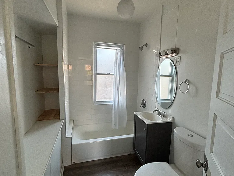 513 N 50th St #515 — Photo 4
