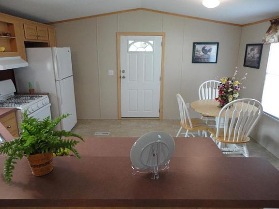 3rd image of 55 Madge Dr