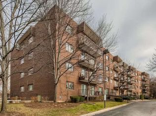 350 E Dundee Rd APT 204, Buffalo Grove, IL 60089
