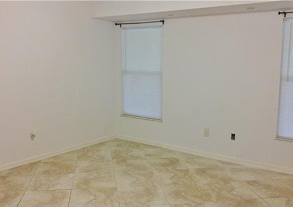 5th image of 426 SE Karney Ter
