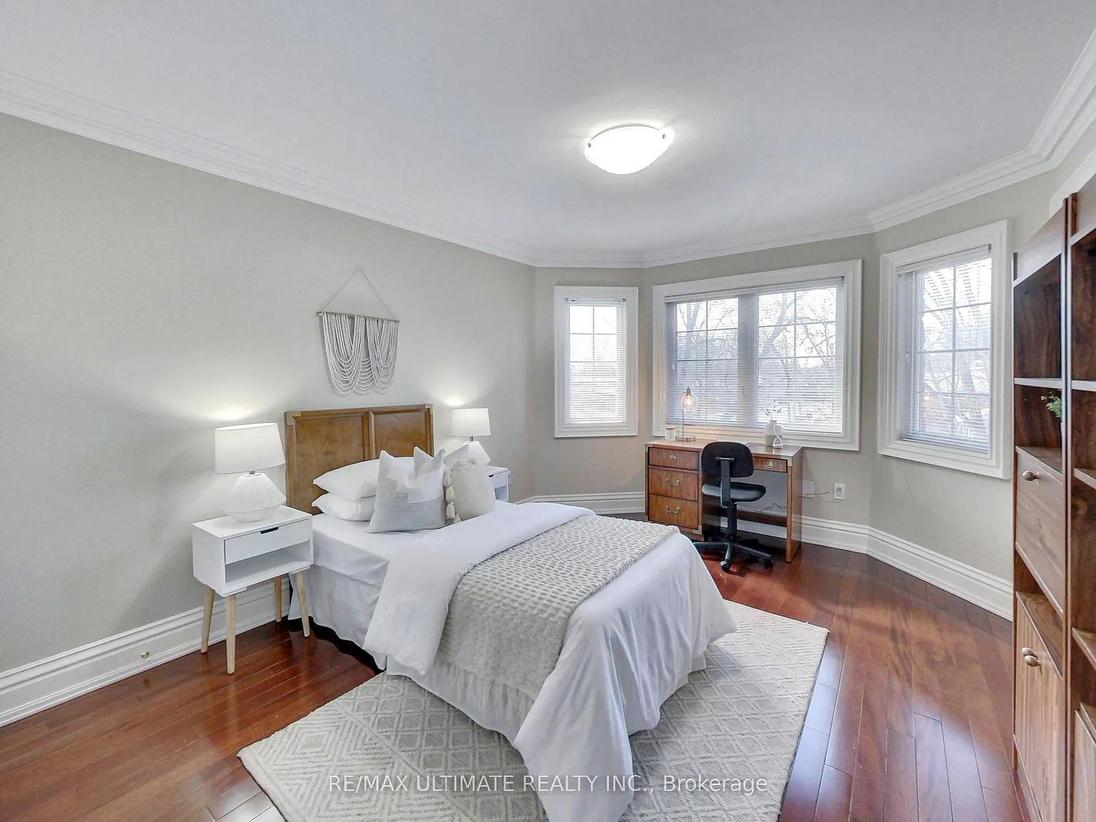 40 Harrow Dr — Photo 1
