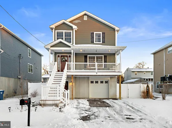 9 Montana Ave, Port Monmouth, NJ 07758