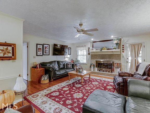 4th image of 2252 Plantation Ct