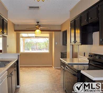 4th image of 2910 Mayfair Dr