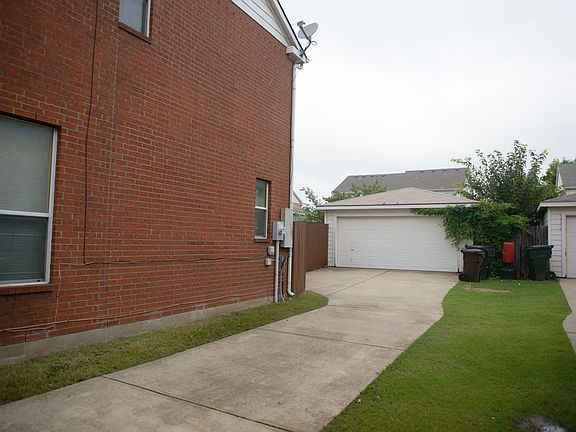 4th image of 2613 Tilden Dr