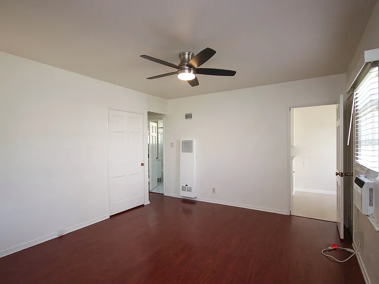 654 N Madison Ave #654 — Photo 3
