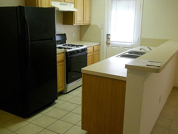 3rd image of 11814 Chetman Dr APT B