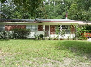 915 NW 39th Dr, Gainesville, FL 32605