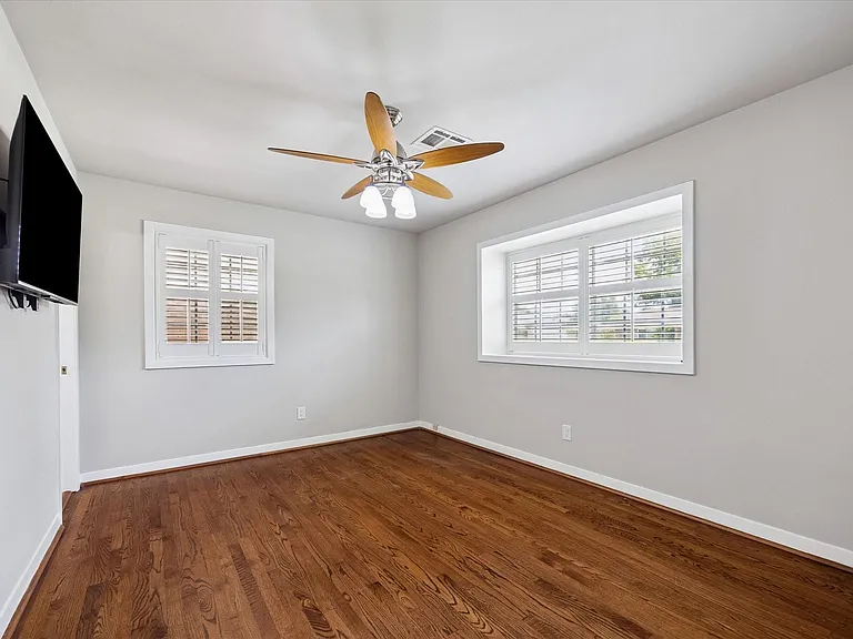 2431 Willowby Dr — Photo 9