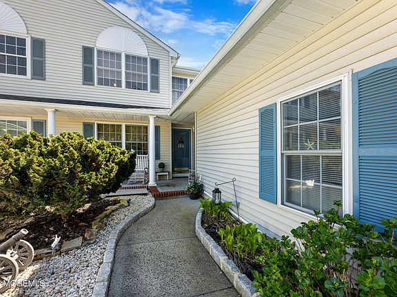 3rd image of 31 Cherrywood Circle #131