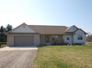 12141 Chandler Rd, Bath, MI 48808