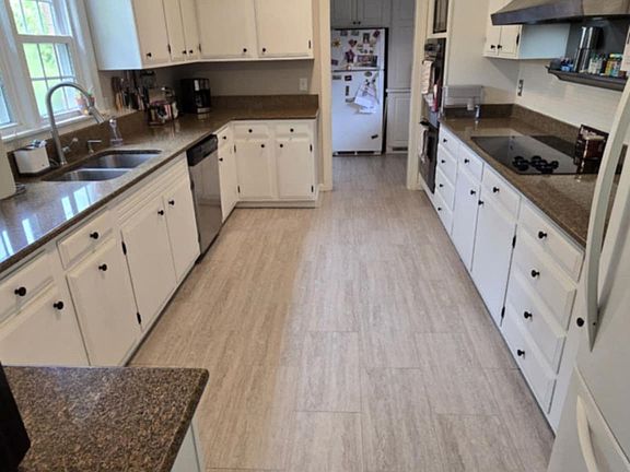 2nd image of 2075 Bensonwood Dr