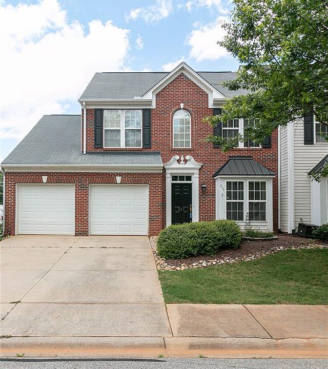 1st image of 215 Cherub Ct
