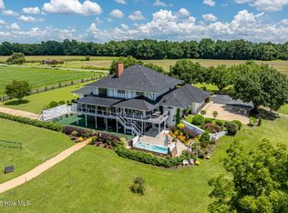 410 E Barefoot Road, Newton Grove, NC 28366