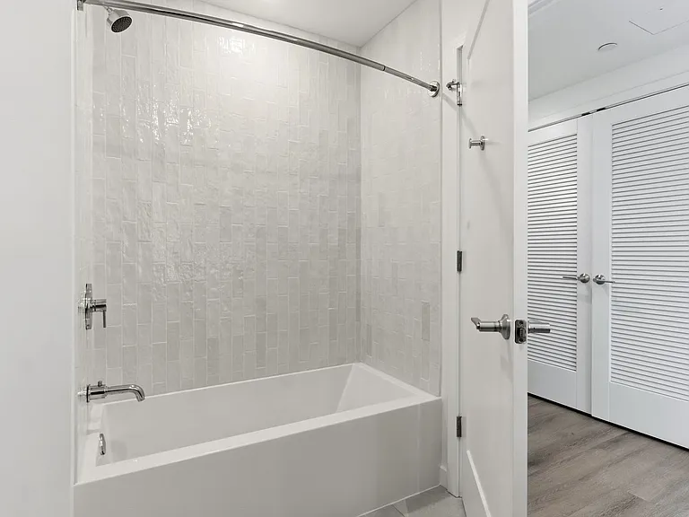 2454 Lafayette Rd #201 — Photo 26
