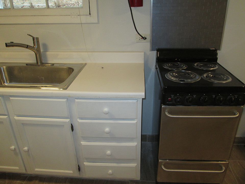 2nd image of 324 Dempster St #Gdn