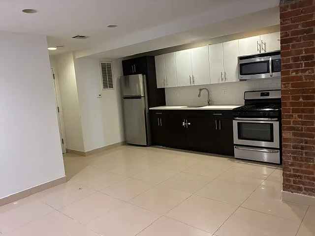 818 Prospect Pl — Photo 4