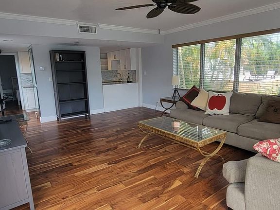3rd image of 90 Isle Of Venice Dr APT 10