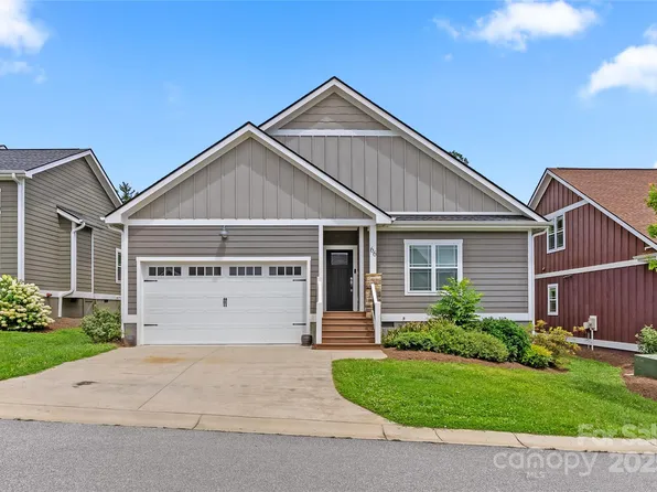 66 Leyland Cir, Hendersonville, NC 28792