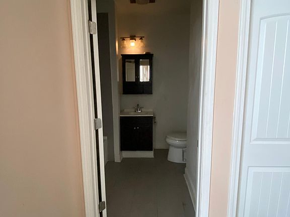 3rd image of 1613 Prytania St APT 8