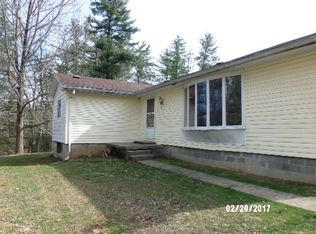 7744 Bails Rd, Athens, OH 45701