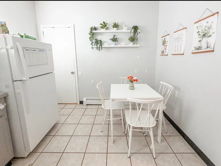 222 E Henry St #1 — Photo 6