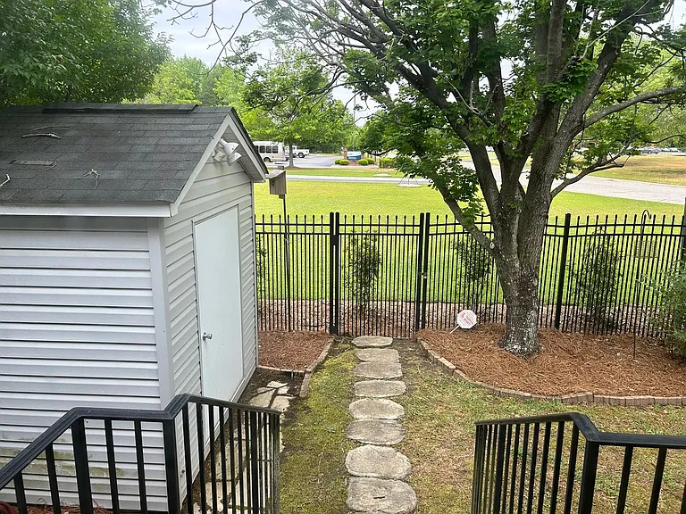 4890 Independence Dr #8 — Photo 17