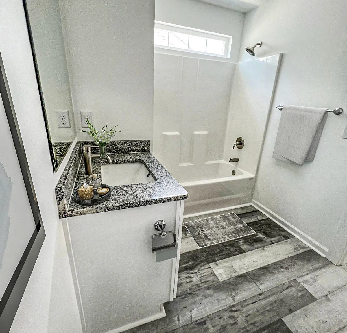 2 bed, 1000 sqft, $1,395 — Photo 4