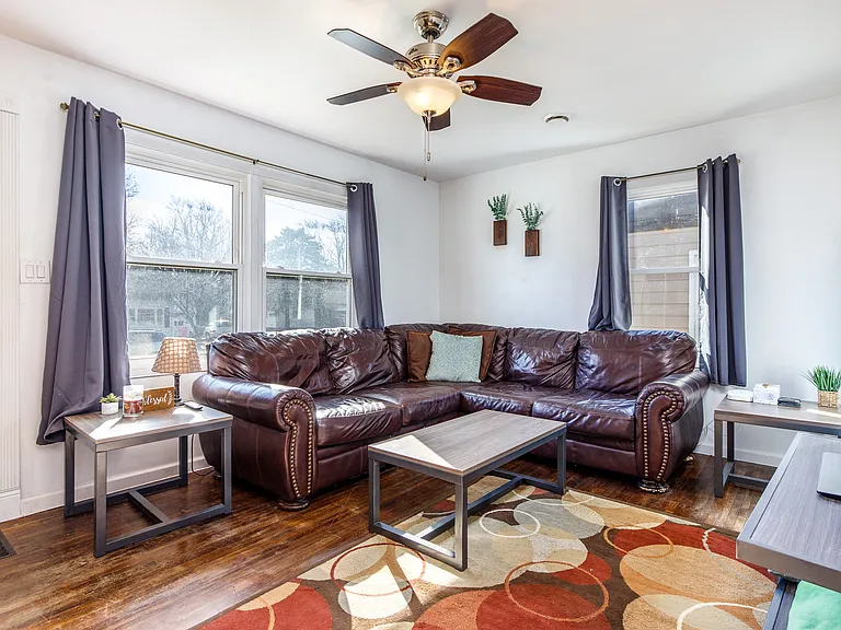 231-233 S Franklin Ave #231 — Photo 6