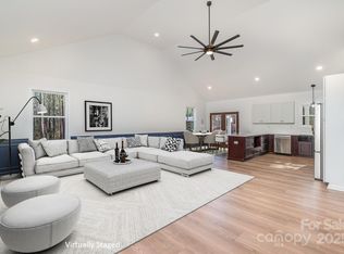 108 Robinson Dr, Cherryville, NC 28021